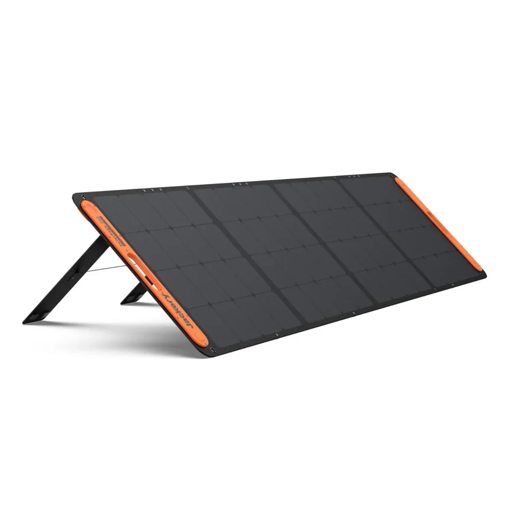 Das Produktfoto zeigt das faltbare Solarpanel Jackery SolarSaga 200 (aufgestellt)